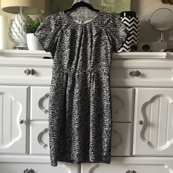 Banana Republic Dresses & Skirts - Banana Republic Black and White Silk Dress